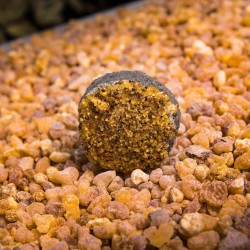 Pastillas de Incienso en Resina Incienso Olibano 4 unidades - Sagrada Madre - Defumación Activada - Ecoartesanal
