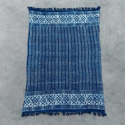 Manta Indigo Hecha a Mano- 170x120cm - Seedha Arrows - 100% Algodón