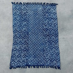 Manta Indigo Hecha a Mano - 170x120cm - Namoona Waves - 100% Algodón