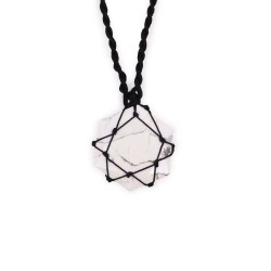 Pendentif hexagonal en pierres précieuses...