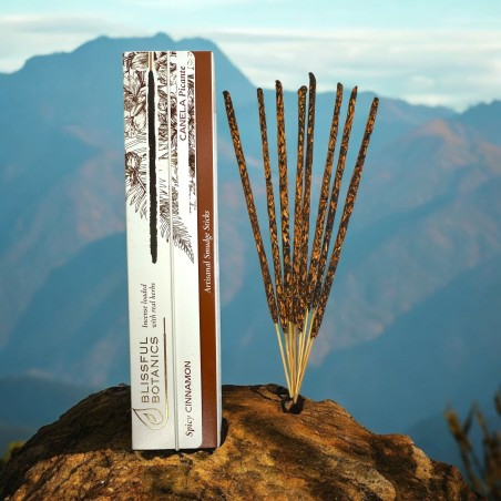 Blissful Botanics TULASI Artisan Cannelle Naturelle Encens Bio - Cannelle Épicée - 8 bâtonnets d’encens bio