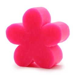 Sabonetes convidados com flores de gerânio